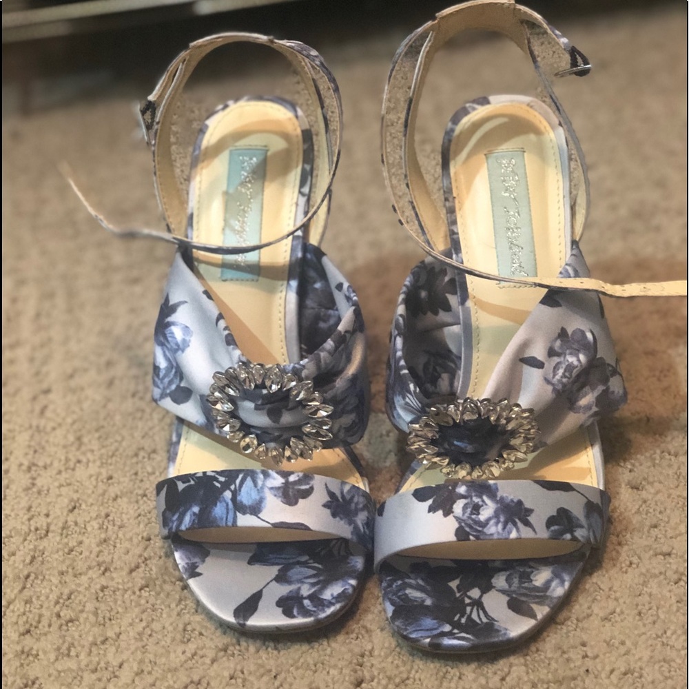 ❤️SOLD❤️ BETSEY JOHNSON STILETTOS